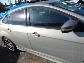 2016 Ford Focus SE Gold 2.0L AT #F24560